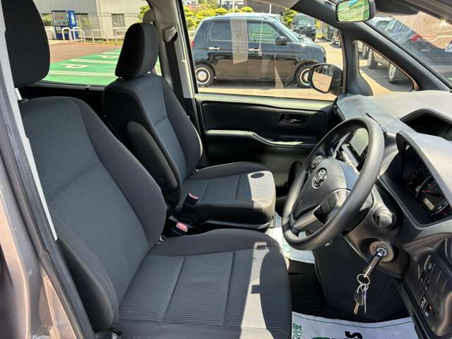 トヨタ ノア ２．０ Ｘ R2年 (東海) 99