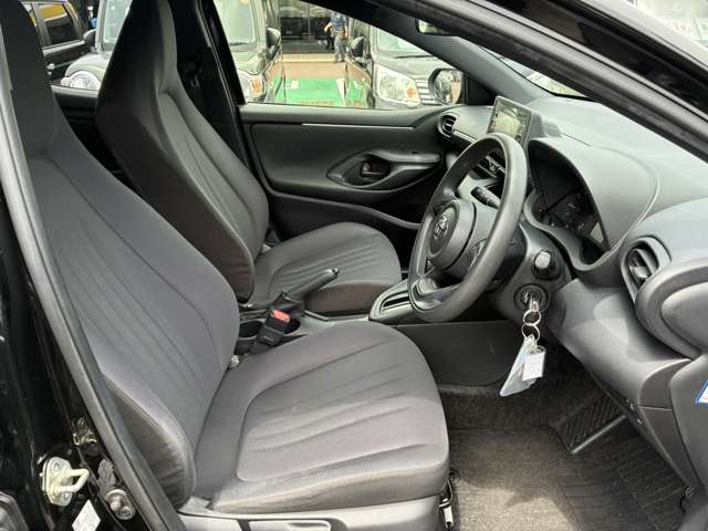 トヨタ ヤリス １．０ Ｘ R3年 (東海) 99