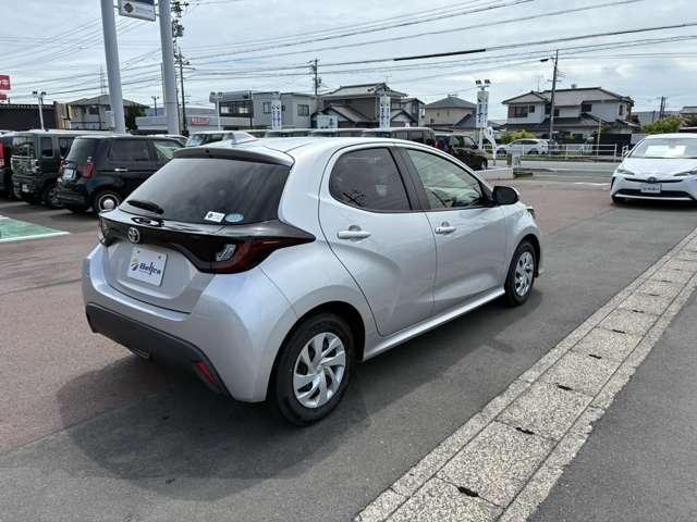 トヨタ ヤリス １．０ Ｘ R3年 (東海) 99