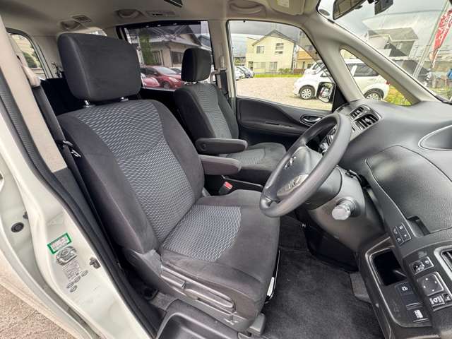 日産 セレナ ２．０ ２０Ｘ Ｓ－ＨＹＢＲＩＤ H25年 (近畿) 99
