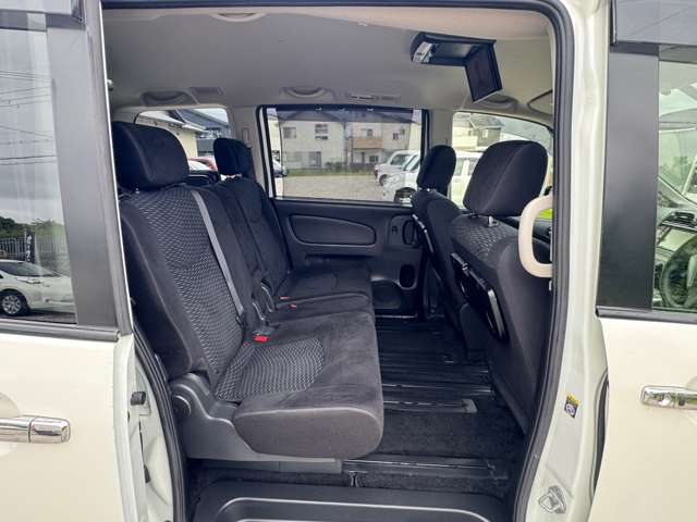 日産 セレナ ２．０ ２０Ｘ Ｓ－ＨＹＢＲＩＤ H25年 (近畿) 99