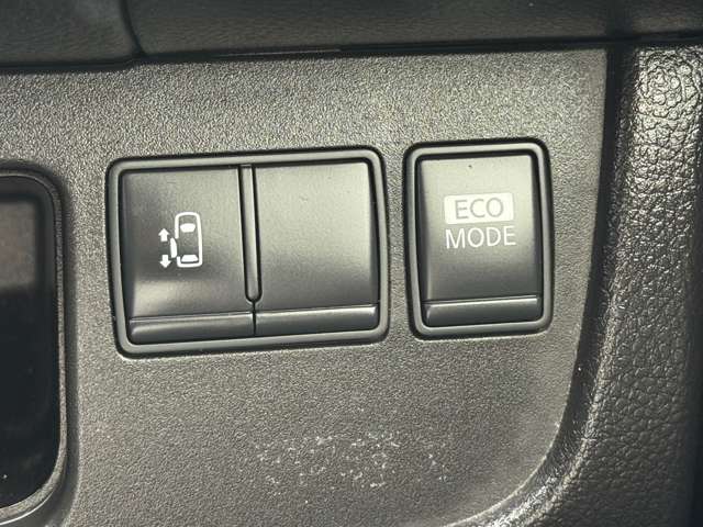 日産 セレナ ２．０ ２０Ｘ Ｓ－ＨＹＢＲＩＤ H25年 (近畿) 99