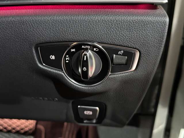 メルセデスベンツ Ｅクラスワゴン Ｅ２２０Ｄ アバンギャルド ディーゼルターボ R1年 (関東) 99