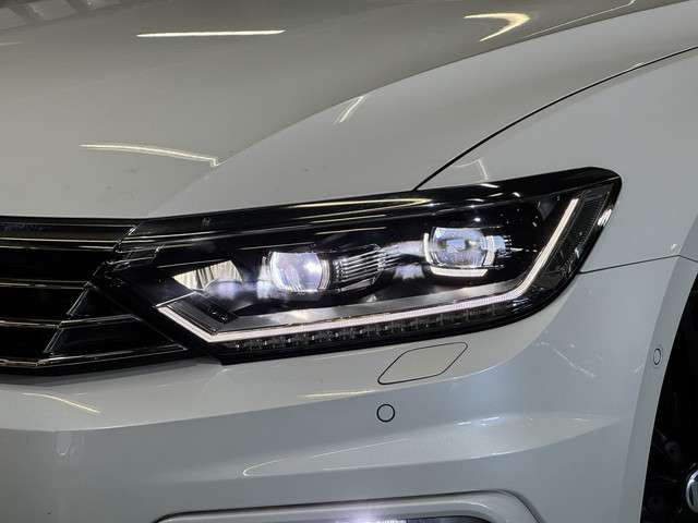 フォルクスワーゲン パサートヴァリアント ２．０ＴＳＩ　Ｒライン H28年 (関東) 99
