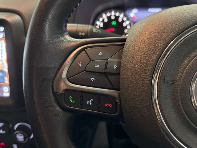 ジープ レネゲード リミテッド R1年 (関東) 99
