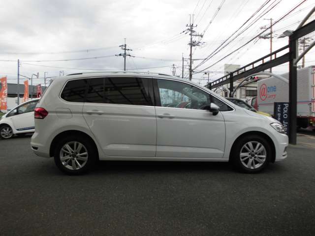 フォルクスワーゲン ゴルフトゥーラン ＴＤＩ コンフォートライン ディーゼルターボ R4年 (近畿) 99