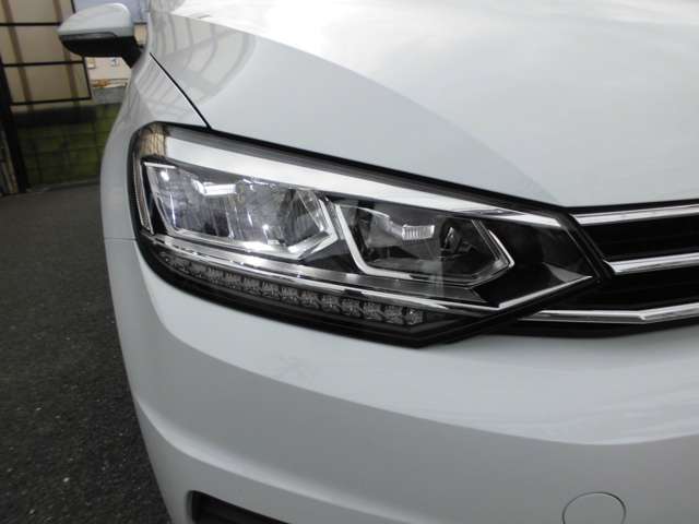 フォルクスワーゲン ゴルフトゥーラン ＴＤＩ コンフォートライン ディーゼルターボ R4年 (近畿) 99
