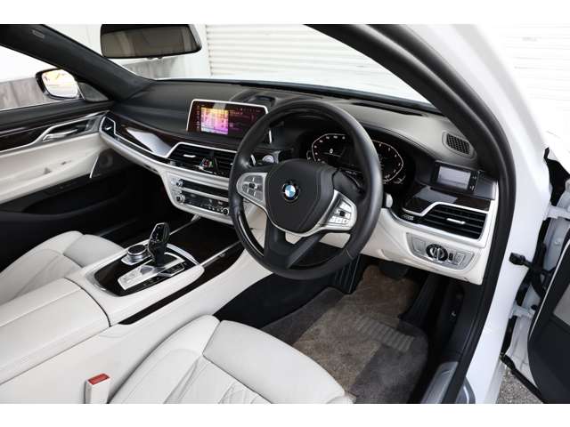 ＢＭＷ ７シリーズ ７５０Ｉ Ｘドライブ ラグジュアリー ４ＷＤ R1年 (東海) 99