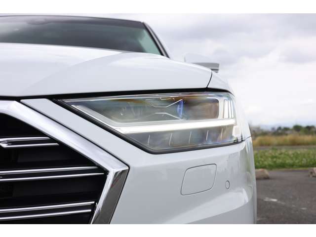 アウディ Ａ８ ６０ ＴＦＳＩ クワトロ ４ＷＤ R1年 (東海) 99