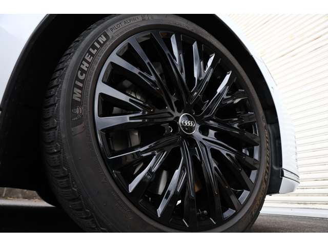 アウディ Ａ８ ６０ ＴＦＳＩ クワトロ ４ＷＤ R1年 (東海) 99