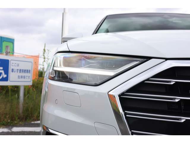 アウディ Ａ８ ６０ ＴＦＳＩ クワトロ ４ＷＤ R1年 (東海) 99