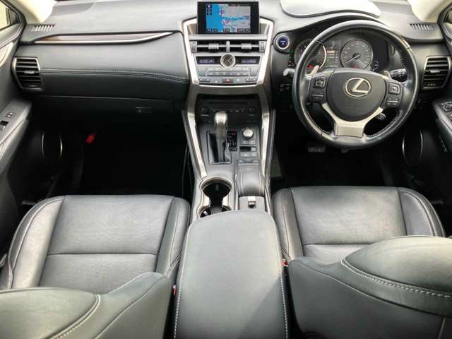レクサス ＮＸ３００ｈ バージョンＬ H27年 (四国) 99