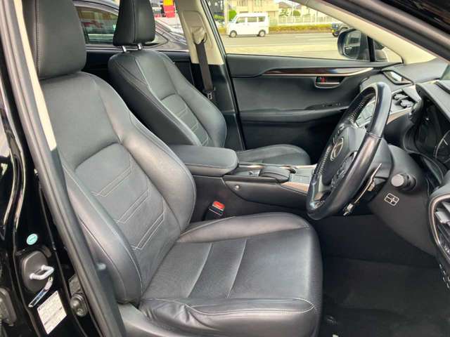 レクサス ＮＸ３００ｈ バージョンＬ H27年 (四国) 99