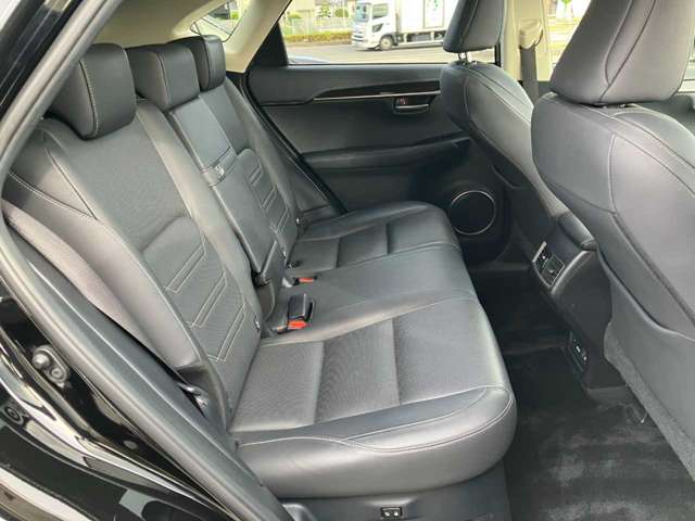 レクサス ＮＸ３００ｈ バージョンＬ H27年 (四国) 99