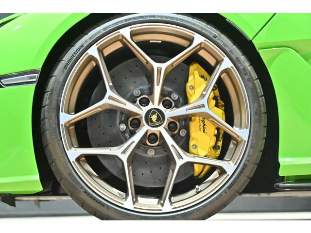ランボルギーニ レヴエルト ６．５ ４ＷＤ R7年 (関東) 99