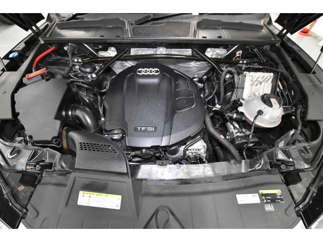 アウディ Ｑ５ ２．０ ＴＦＳＩ クワトロ スポーツ Ｓラインパッケージ ４ＷＤ H30年 (近畿) 99