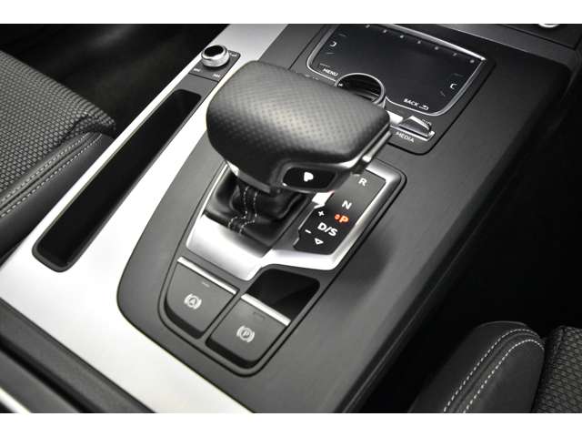 アウディ Ｑ５ ２．０ ＴＦＳＩ クワトロ スポーツ Ｓラインパッケージ ４ＷＤ H30年 (近畿) 99
