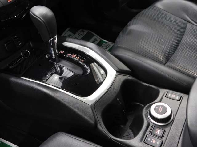 日産 エクストレイル ２．０ ２０Ｘ エマージェンシーブレーキパッケージ ２列車 ４ＷＤ H26年 (近畿) 99