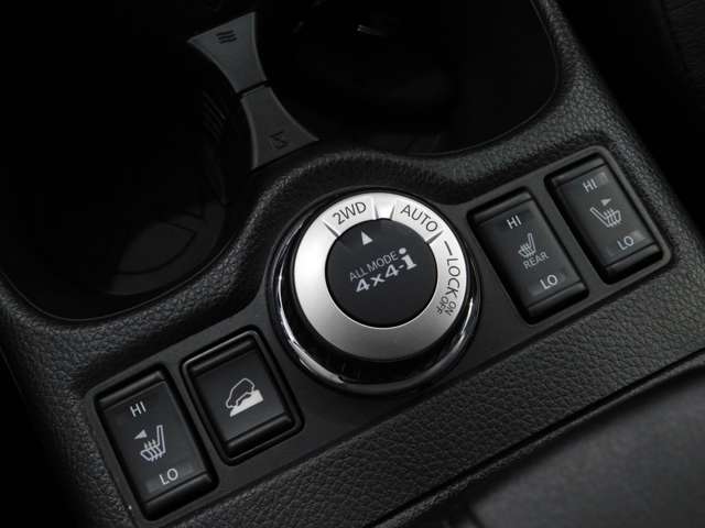 日産 エクストレイル　ハイブリッド ２．０ ２０Ｘ ハイブリッド ４ＷＤ H29年 (近畿) 99