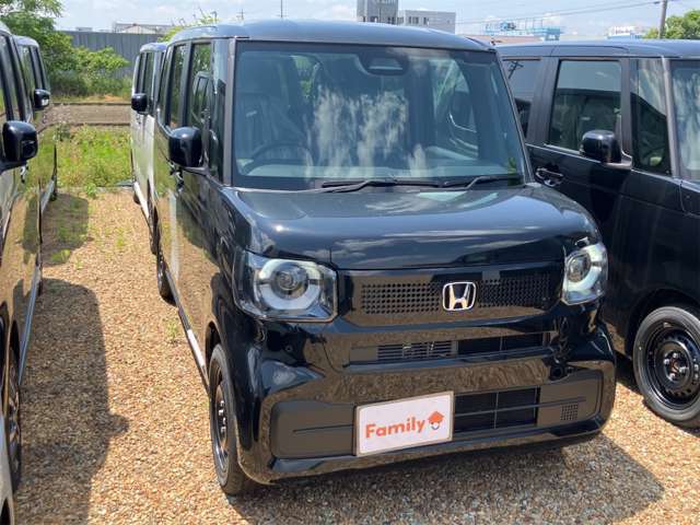 ホンダ Ｎ　ＢＯＸ カスタム ６６０ ブラック スタイル R8年 (東海) 99