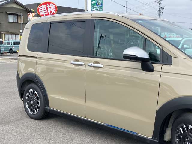 ホンダ フリード　ハイブリッド １．５ Ｅ：ＨＥＶ クロスター R7年 (東海) 99