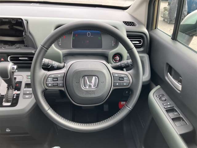 ホンダ フリード　ハイブリッド １．５ Ｅ：ＨＥＶ クロスター R7年 (東海) 99