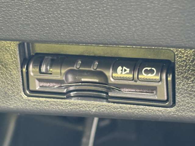 日産 リーフ ３０ＫＷＨ Ｘ H29年 (東海) 99
