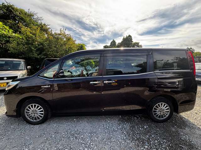 トヨタ エスクァイア　ハイブリッド １．８ ハイブリッド ＸＩ H26年 (関東) 99