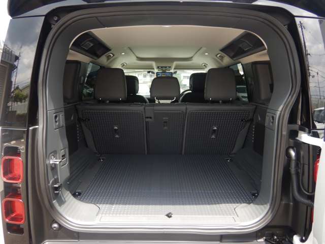 ランドローバー ディフェンダー １１０ Ｘダイナミック ＨＳＥ ３．０Ｌ Ｄ３００ ディーゼルターボ ４ＷＤ R5年 (近畿) 99