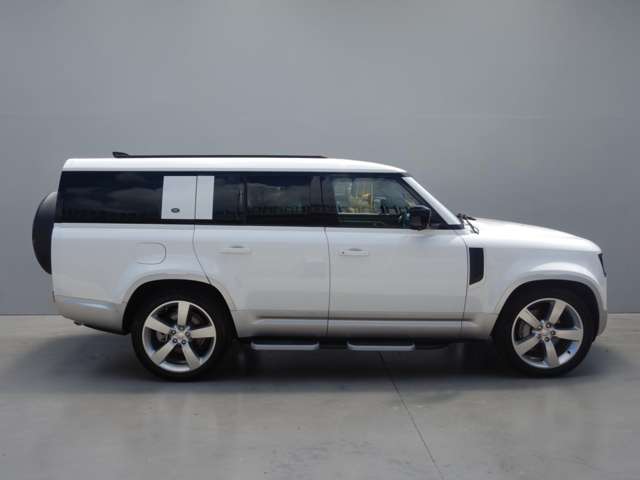 ランドローバー ディフェンダー １３０ ファースト エディション３．０Ｌ Ｄ３００ ディーゼルターボ ４ＷＤ R5年 (近畿) 99
