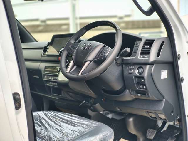 トヨタ ハイエースバン ２．８ スーパーＧＬ ダークプライムＩＩ ロングボディ ディーゼルターボ ４ＷＤ R8年 (近畿) 99