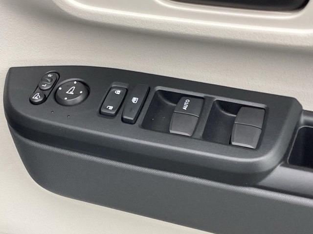ホンダ Ｎ　ＢＯＸ ６６０ ファッションスタイル ２トーン R7年 (近畿) 99