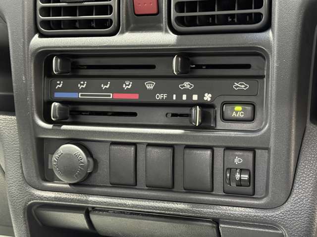 日産 ＮＴ１００クリッパー ６６０ ＤＸ H30年 (近畿) 99