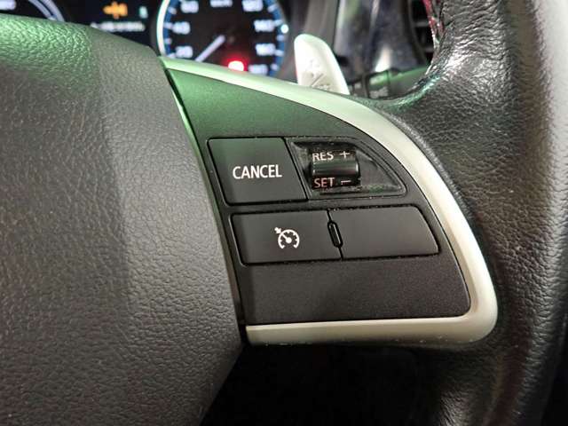 三菱 アウトランダーＰＨＥＶ ２．０ Ｇ ４ＷＤ H26年 (近畿) 99