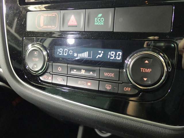 三菱 アウトランダーＰＨＥＶ ２．０ Ｇ ４ＷＤ H26年 (近畿) 99