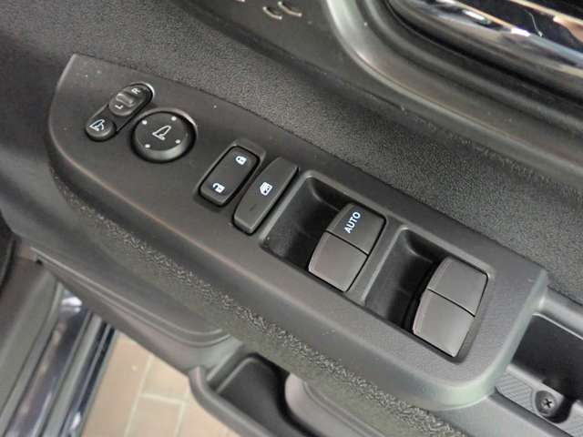 ホンダ Ｎ　ＢＯＸ カスタム ６６０ R6年 (近畿) 99