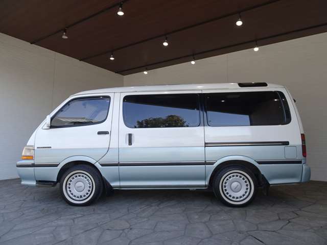 トヨタ ハイエースワゴン ２．４ スーパーカスタム トリプルムーンルーフ ディーゼルターボ H4年 (関東) 99