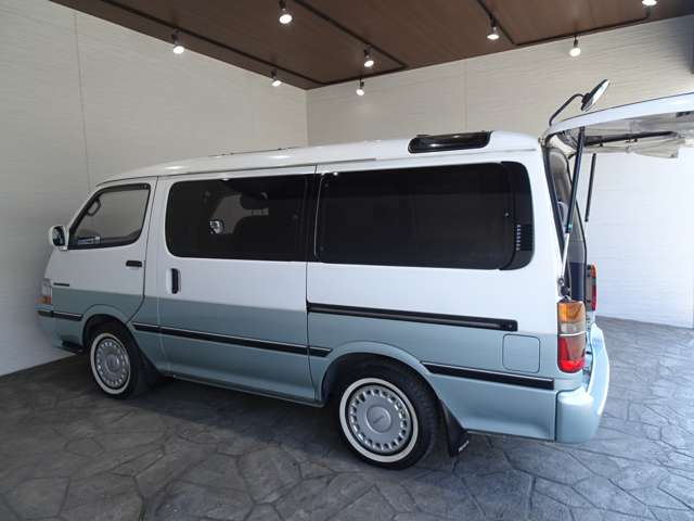 トヨタ ハイエースワゴン ２．４ スーパーカスタム トリプルムーンルーフ ディーゼルターボ H4年 (関東) 99
