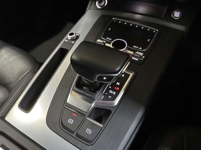 アウディ Ｑ５ ２．０ ＴＦＳＩ クワトロ １ＳＴ エディション ４ＷＤ H29年 (関東) 99