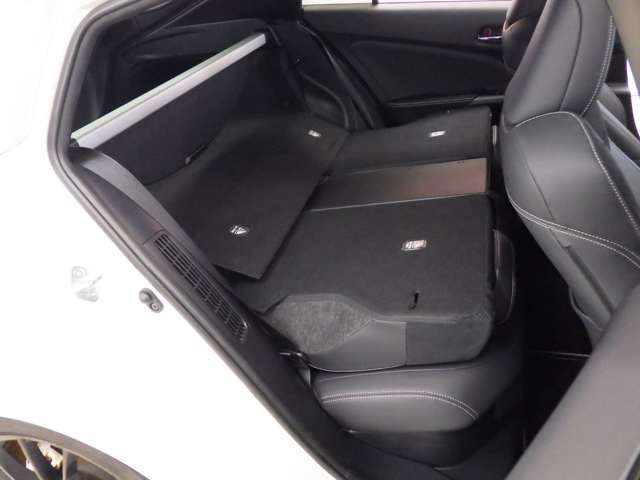 トヨタ プリウスＰＨＶ １．８ Ｓ ナビパッケージ ＧＲ スポーツ H29年 (東北) 99
