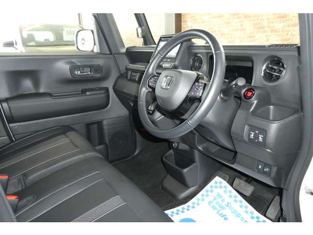 ホンダ Ｎ　ＢＯＸ カスタム ６６０ コーディネートスタイル モノトーン ４ＷＤ R5年 (東北) 99