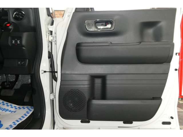 ホンダ Ｎ　ＢＯＸ カスタム ６６０ コーディネートスタイル モノトーン ４ＷＤ R5年 (東北) 99