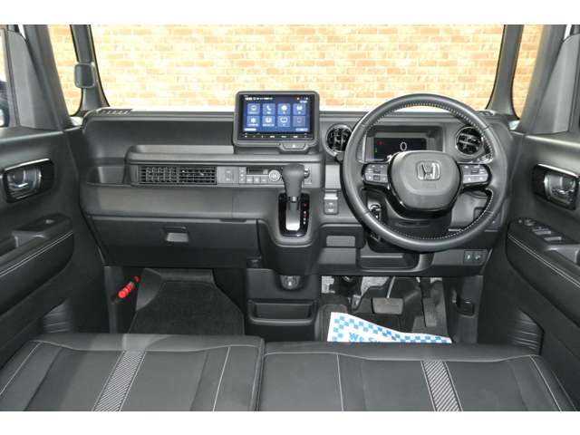 ホンダ Ｎ　ＢＯＸ カスタム ６６０ コーディネートスタイル モノトーン ４ＷＤ R5年 (東北) 99