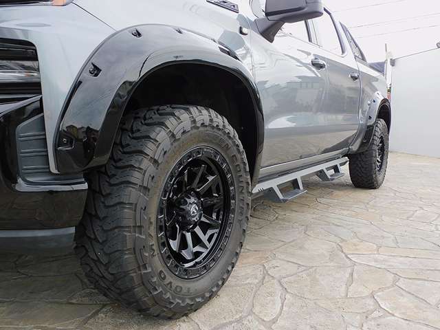 シボレー シルバラード ＬＴ ＴＲＡＩＬ ＢＯＳＳ R2年 (東海) 99