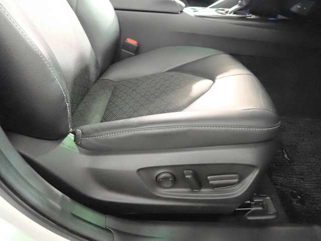 トヨタ カムリ ２．５ ＷＳ レザーパッケージ R5年 (近畿) 99