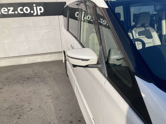日産 セレナ ２．０ ハイウェイスター ＶセレクションＩＩ R1年 (四国) 99
