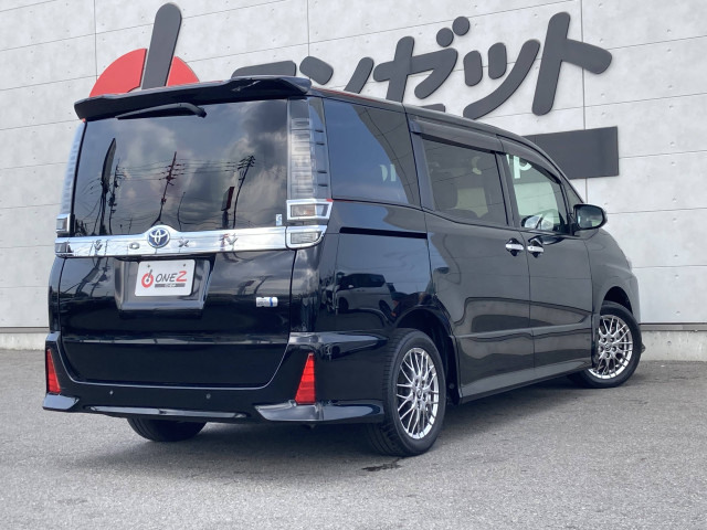 トヨタ ヴォクシー １．８ ハイブリッド ＺＳ 煌ＩＩＩ R3年 (四国) 99