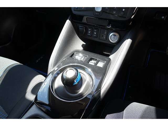 日産 リーフ Ｘ　Ｖセレクション R3年 (関東) 99