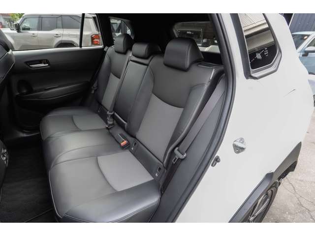 トヨタ カローラクロス　ハイブリッド １．８ ハイブリッド Ｚ Ｅ－ＦＯＵＲ ４ＷＤ R7年 (北海道) 99