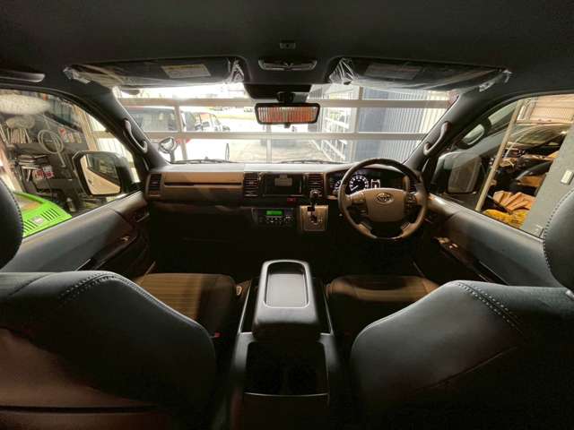 トヨタ ハイエースバン ２．８ スーパーＧＬ ダークプライム Ｓ ロングボディ ディーゼルターボ ４ＷＤ R7年 (北海道) 99